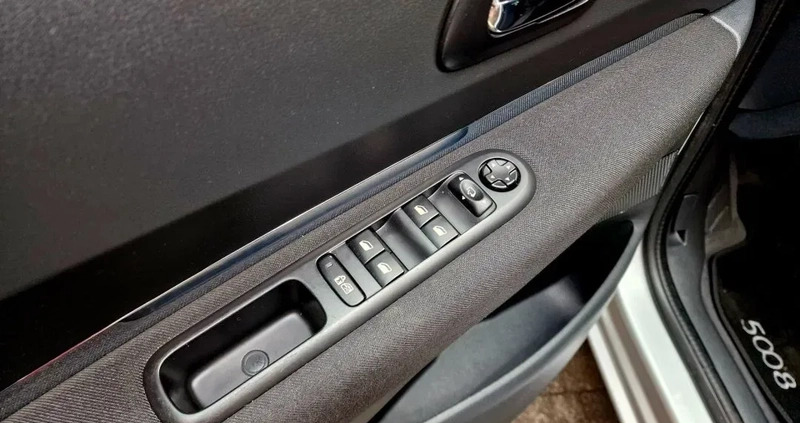 Peugeot 5008 cena 24999 przebieg: 200000, rok produkcji 2011 z Płońsk małe 529